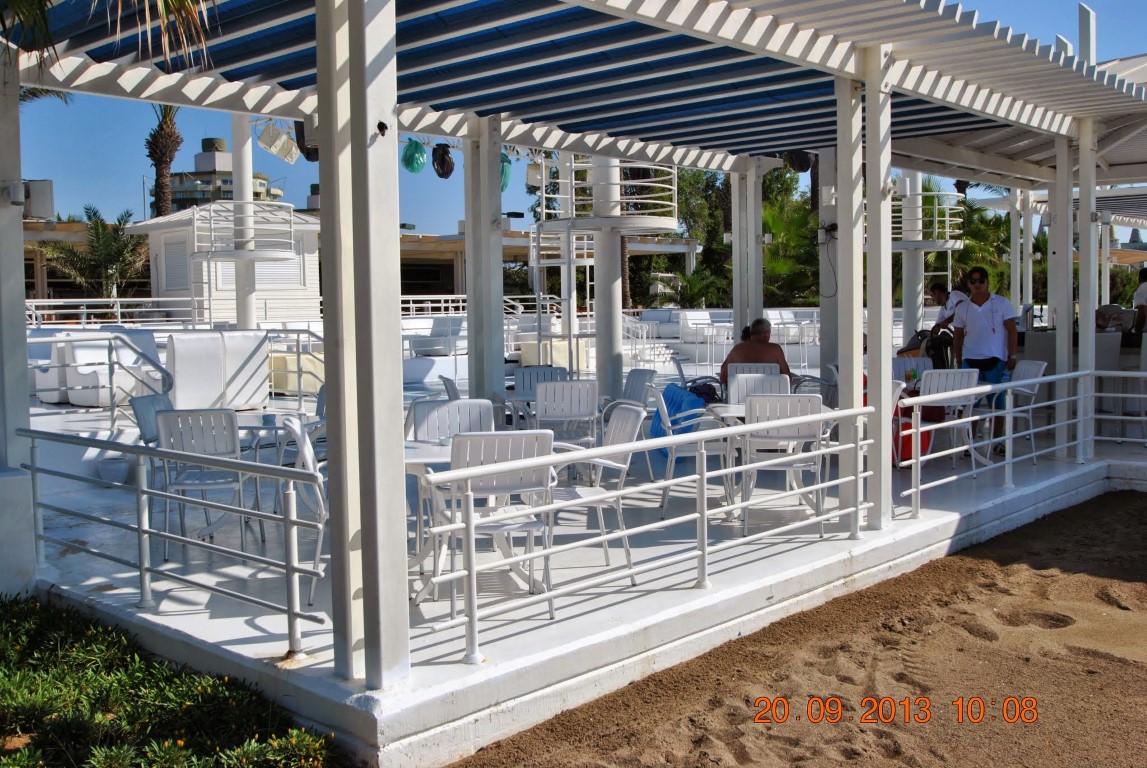 imagini hotel TITANIC LARA